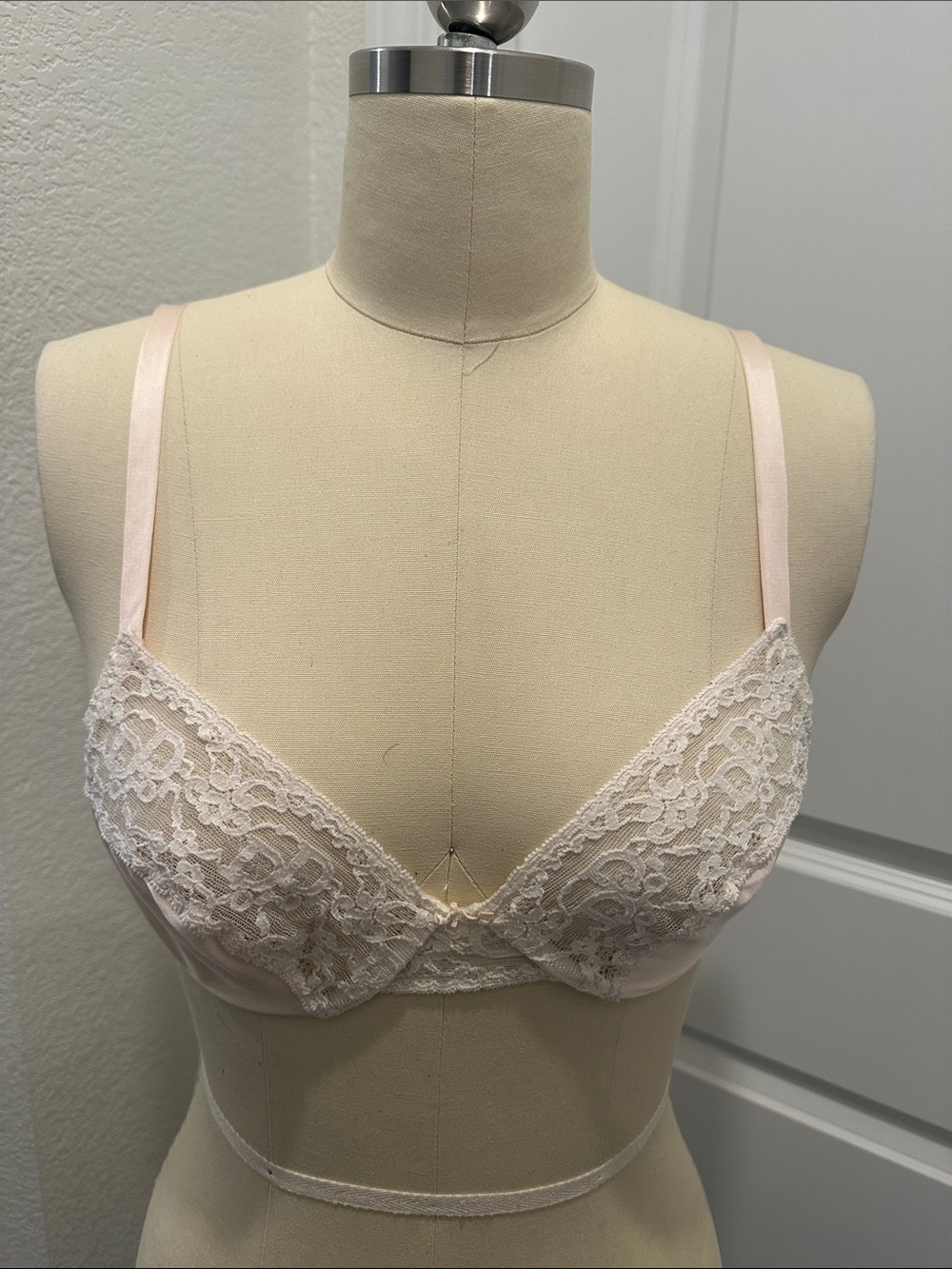 Delicate Lace Push-Up Bra in Light Pink Christian Dior pink lace